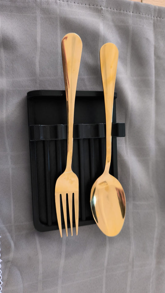 Suport tacâmuri - păstrează blatul curat